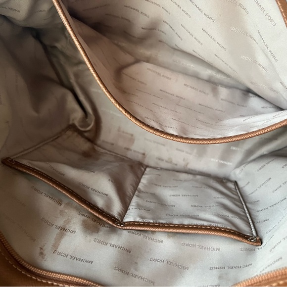 Large MK computer tote bag in luggage - Picture 2 of 7